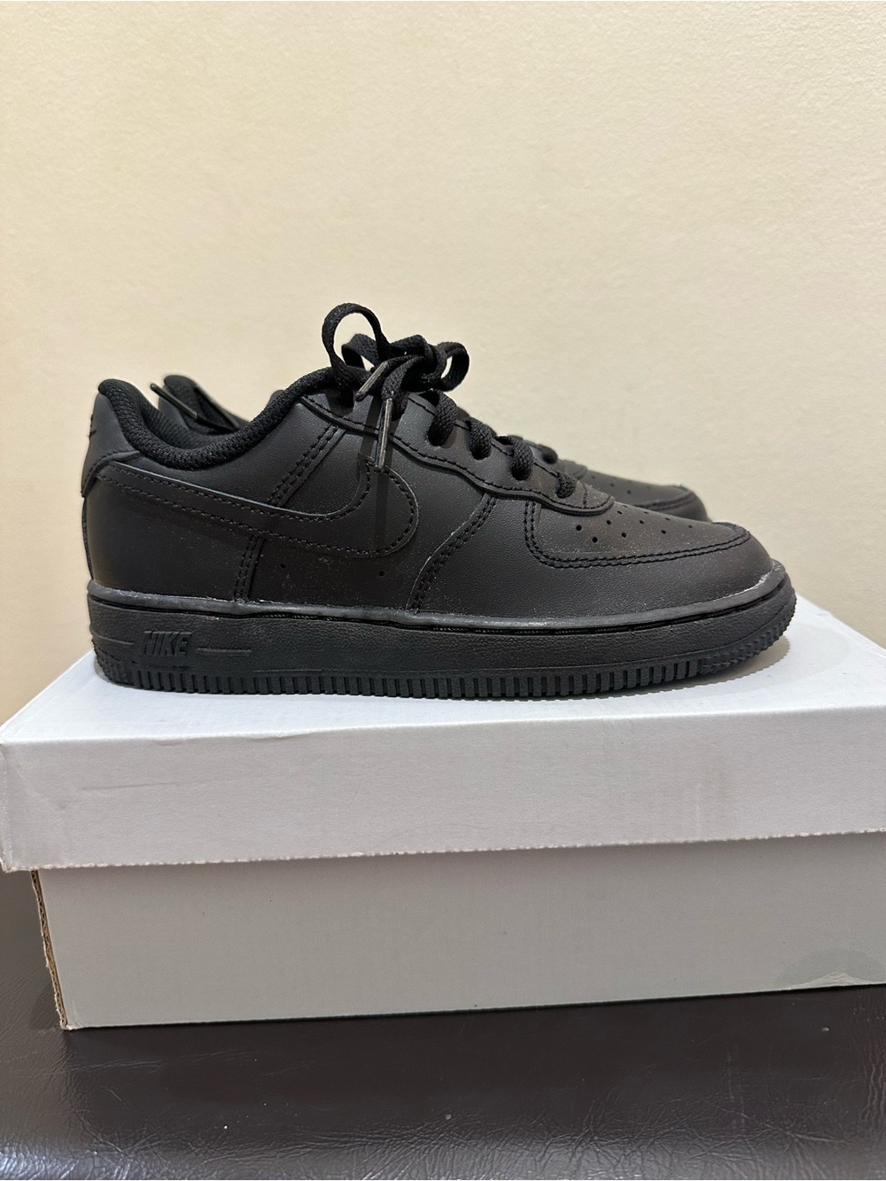 NIB Little Kid PS Nike Air Force 1 Low LE Black Black DH2925-001
